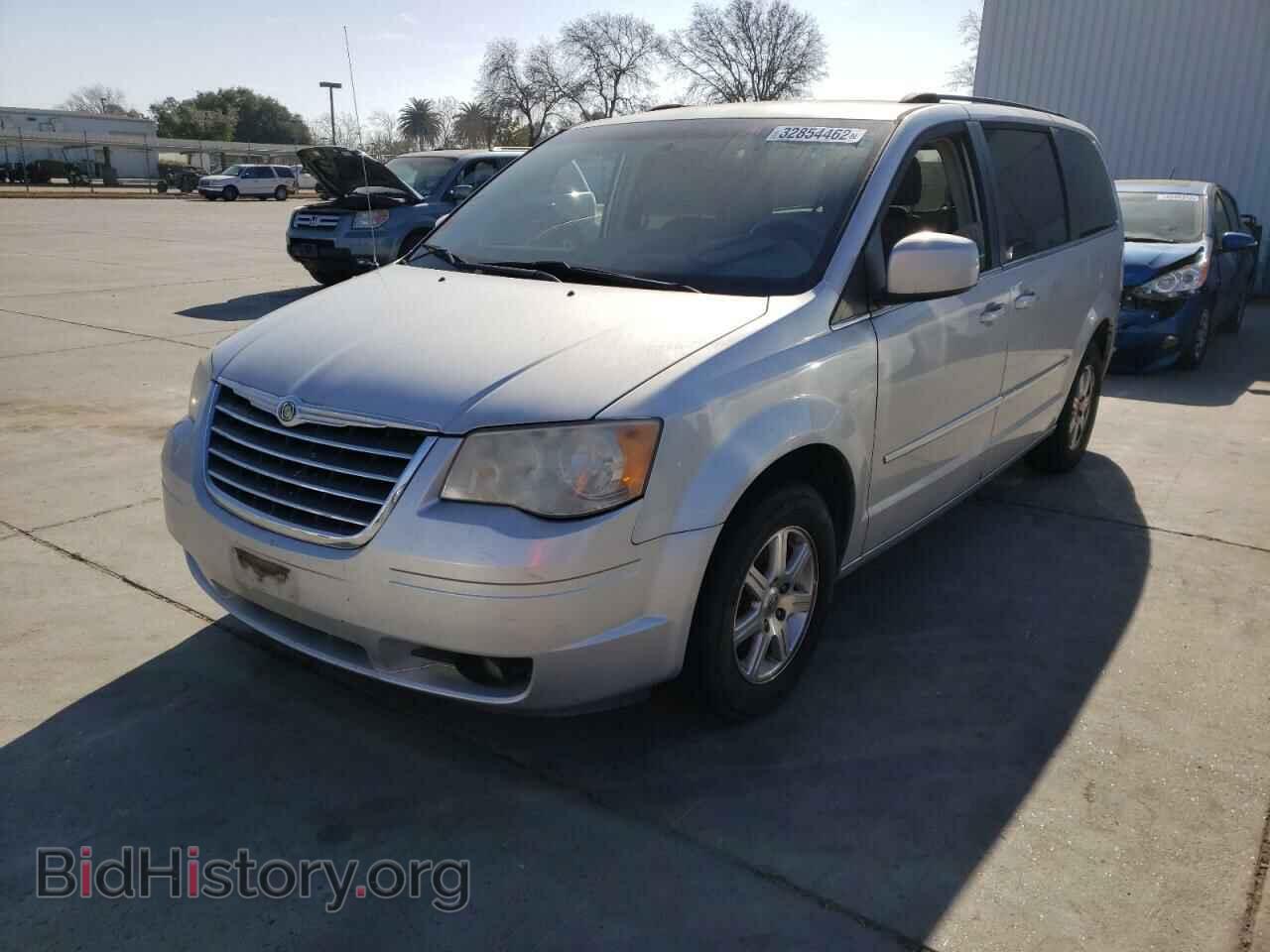 2009 CHRYSLER MINIVAN - VIN: 2A8HR541X9R547460 - Фото 2