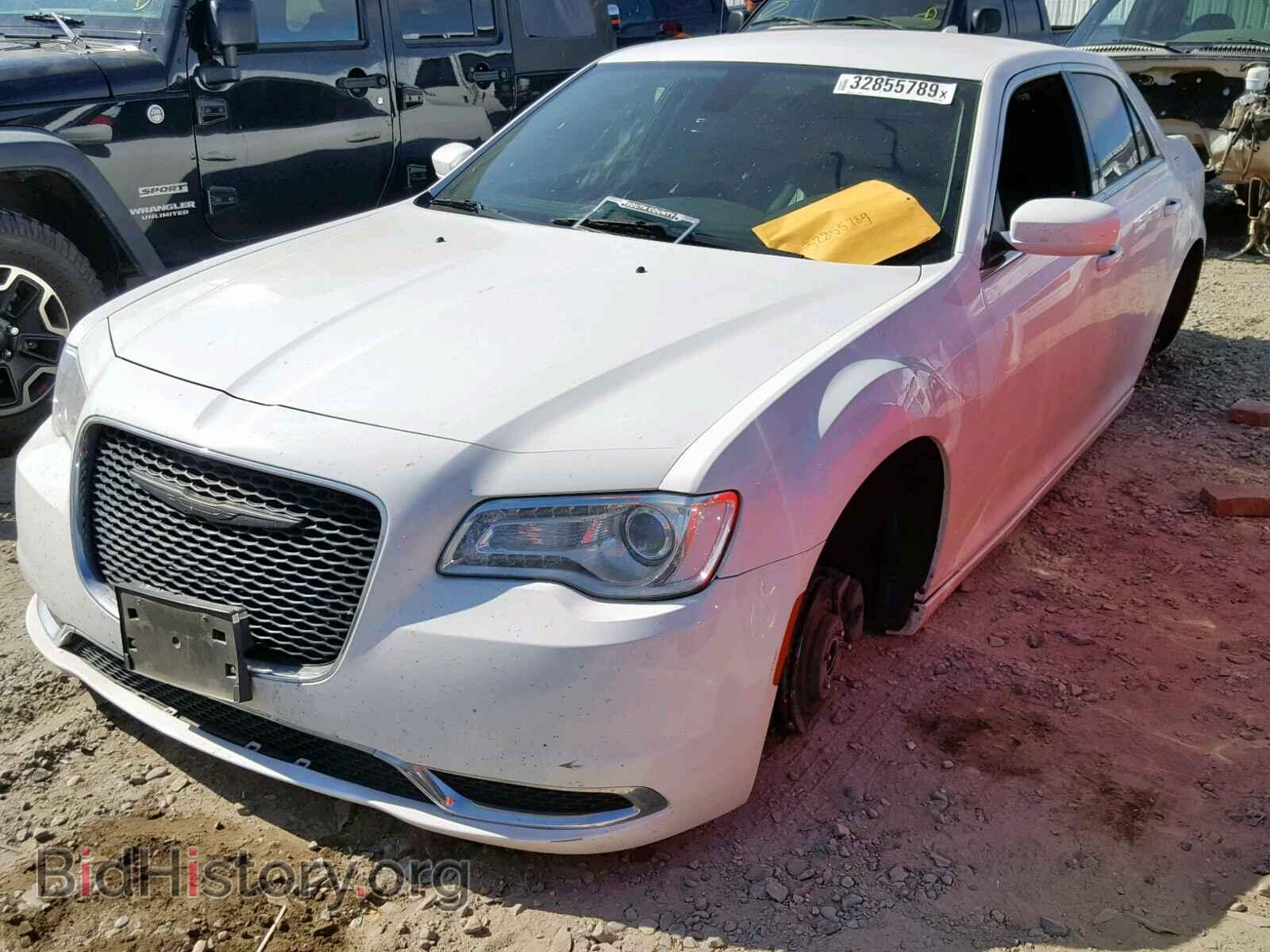 2015 CHRYSLER 300 - VIN: 2C3CCAAG2FH864210 - Фото 2