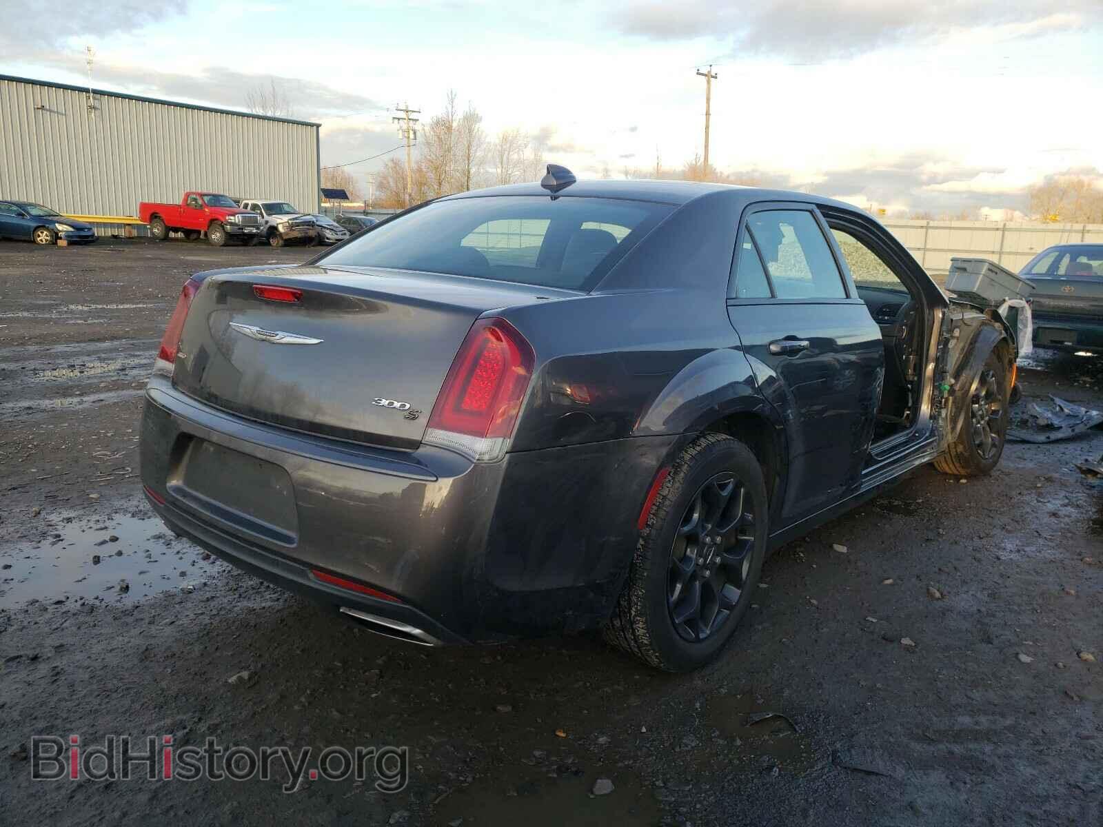 2019 CHRYSLER 300 - VIN: 2C3CCAGG9KH586388 - Фото 4