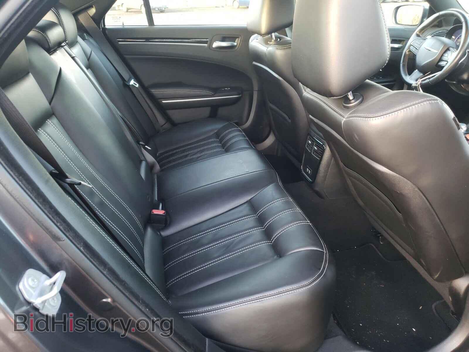 2019 CHRYSLER 300 - VIN: 2C3CCAGG9KH586388 - Фото 6