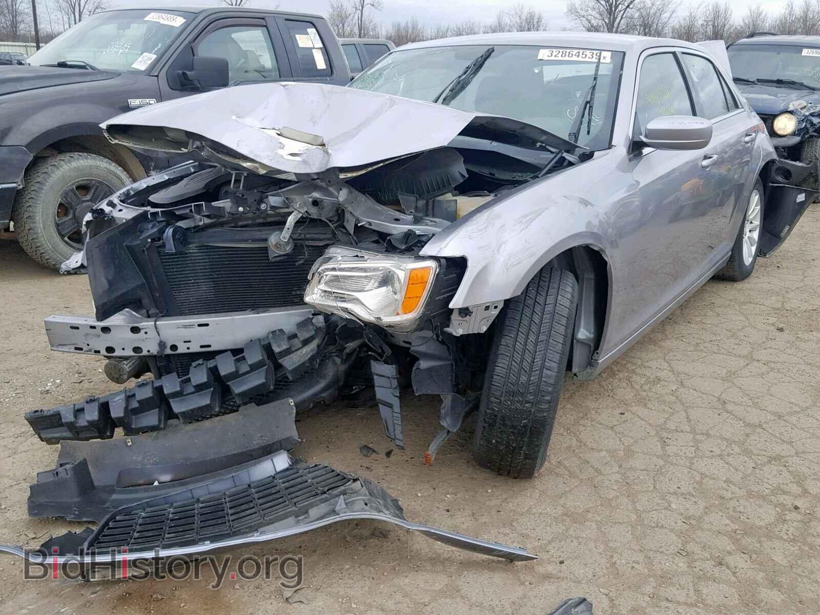 2014 CHRYSLER 300 - VIN: 2C3CCAAGXEH289000 - Фото 2