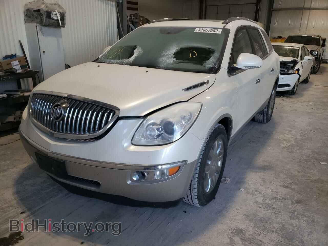 2011 BUICK ENCLAVE - VIN: 5GAKVCEDXBJ304040 - Photo 2
