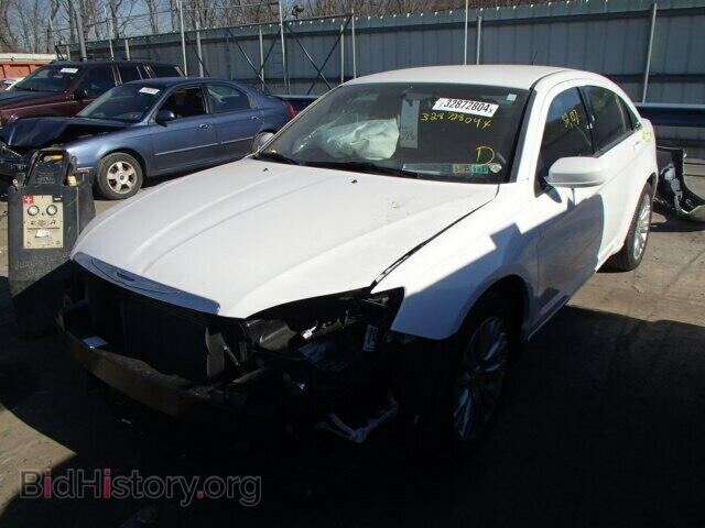 2013 CHRYSLER 200 - VIN: 1C3CCBBB9DN693758 - Фото 2