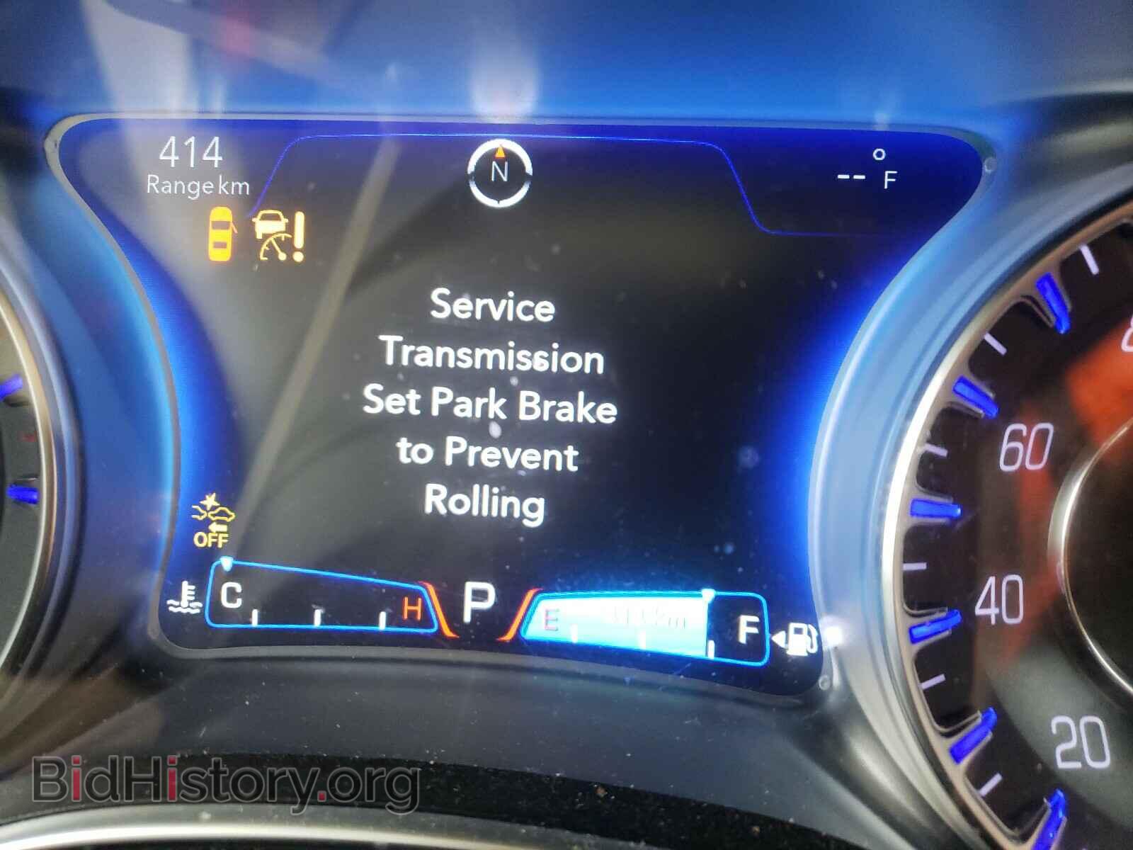 2018 CHRYSLER 300 - VIN: 2C3CCAEG4JH324375 - Фото 8