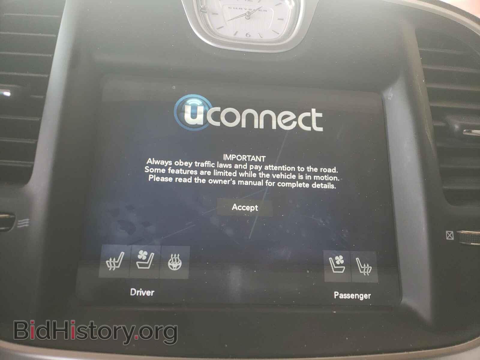 2018 CHRYSLER 300 - VIN: 2C3CCAEG4JH324375 - Фото 9
