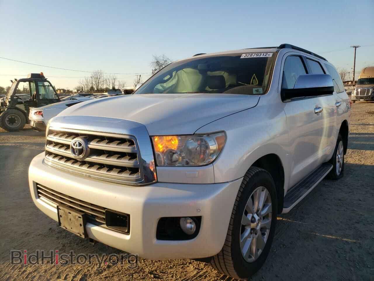 2008 TOYOTA SEQUOIA - VIN: 5TDBY67A08S014461 - Фото 2