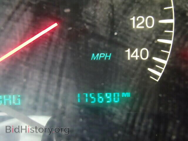 2000 CADILLAC DEVILLE - VIN: 1G6KF5793YU211516 - Фото 8