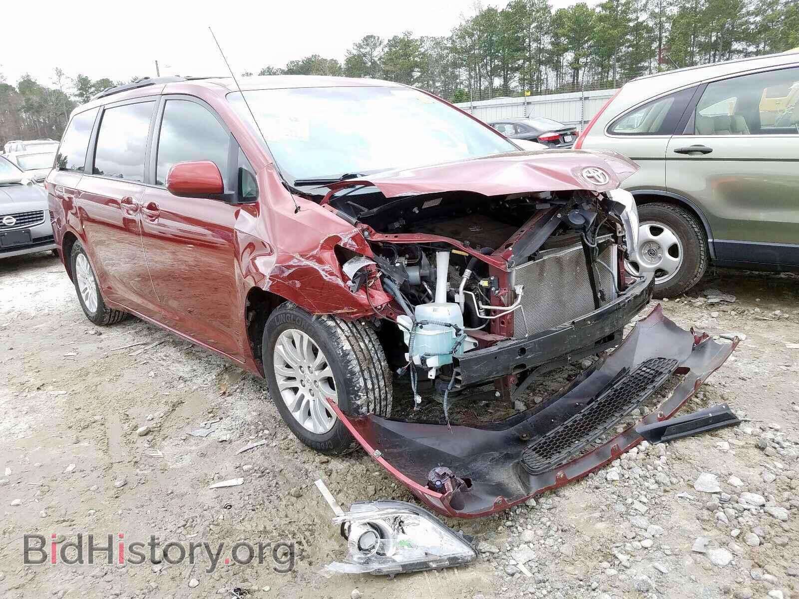 Photo 5TDYK3DC5BS057992 - TOYOTA SIENNA 2011
