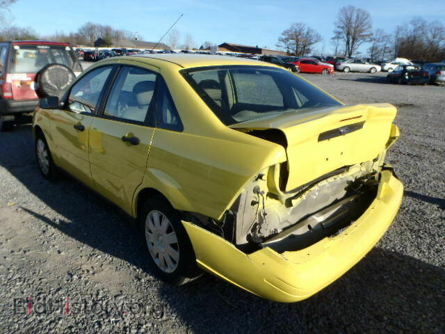 2005 FORD FOCUS - VIN: 1FAFP34N25W132829 - Фото 3