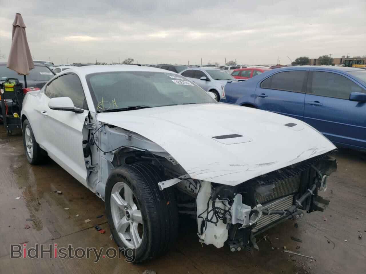Photo 1FA6P8TH0J5126570 - FORD MUSTANG 2018