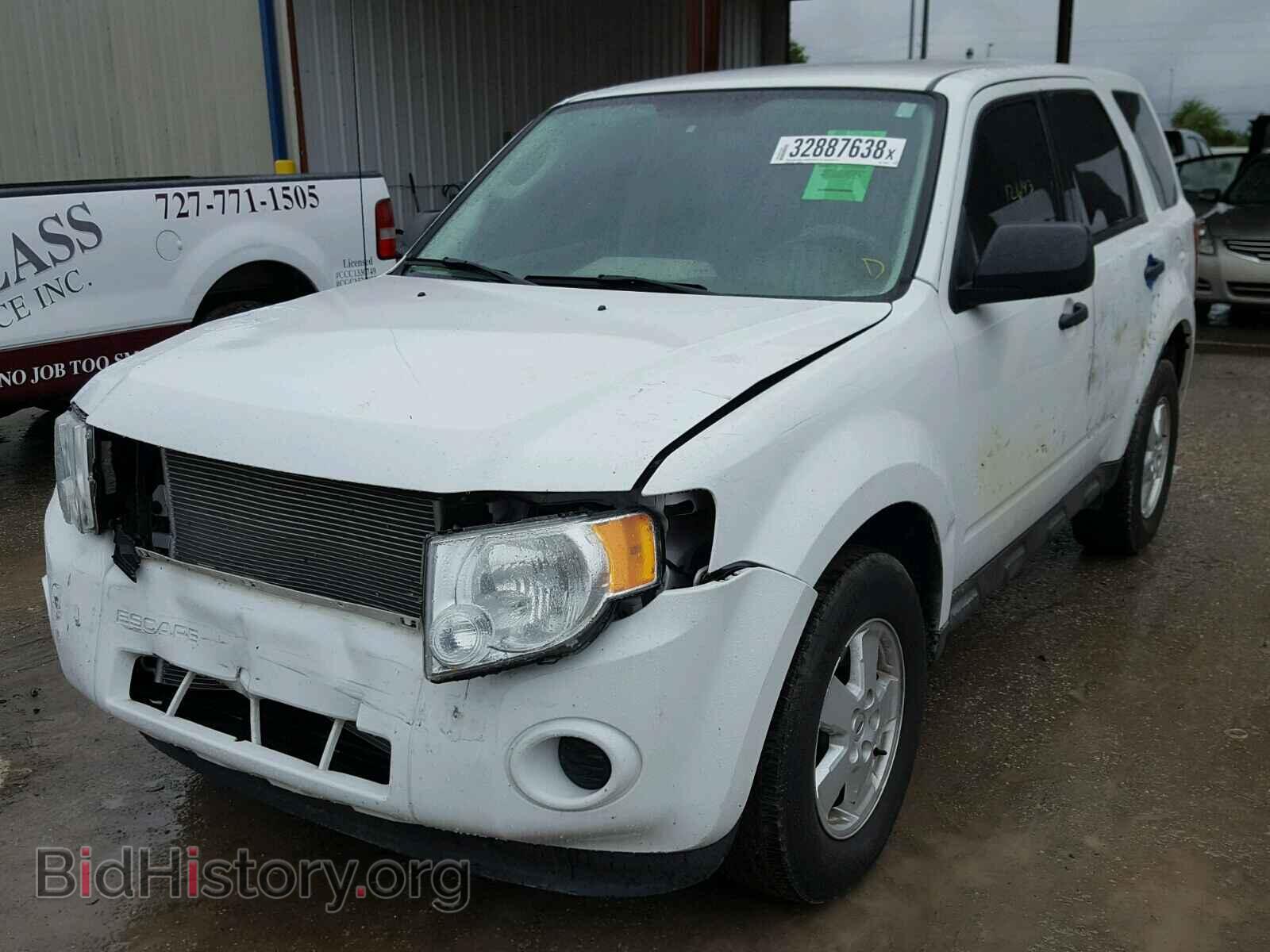 2011 FORD ESCAPE - VIN: 1FMCU0C75BKB92951 - Фото 2