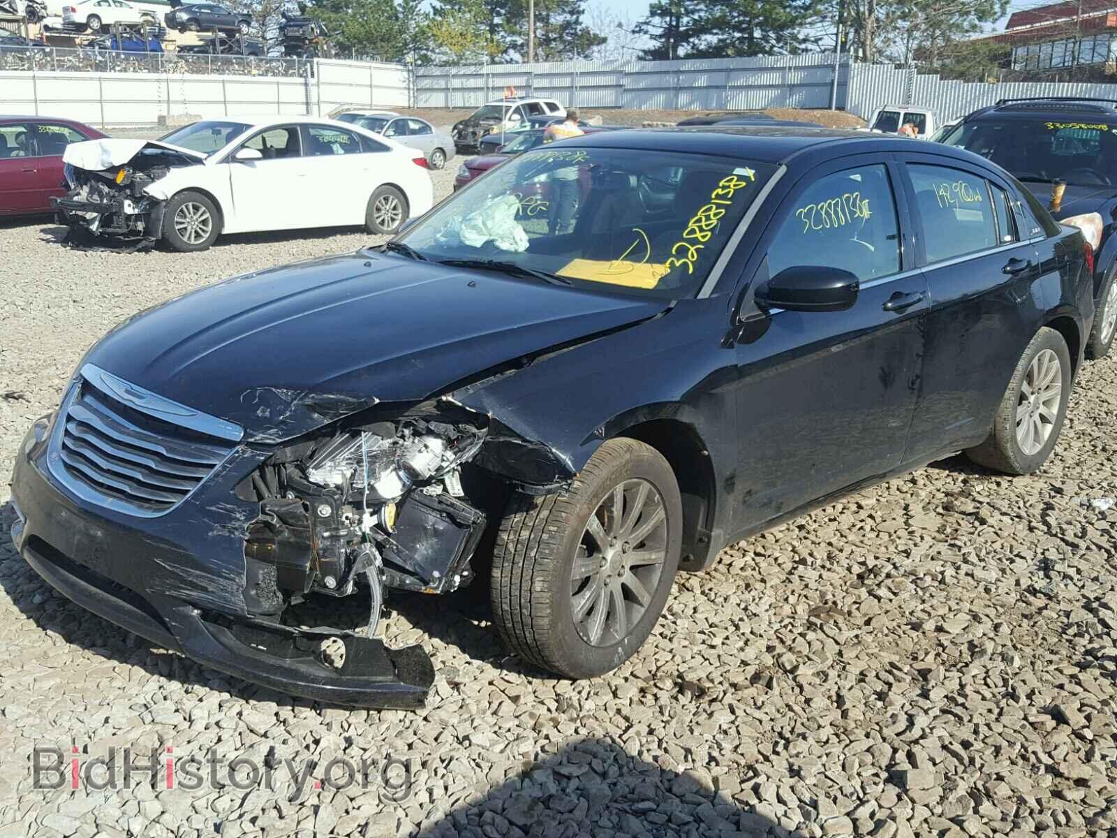 2011 CHRYSLER 200 - VIN: 1C3BC1FG3BN620054 - Фото 2