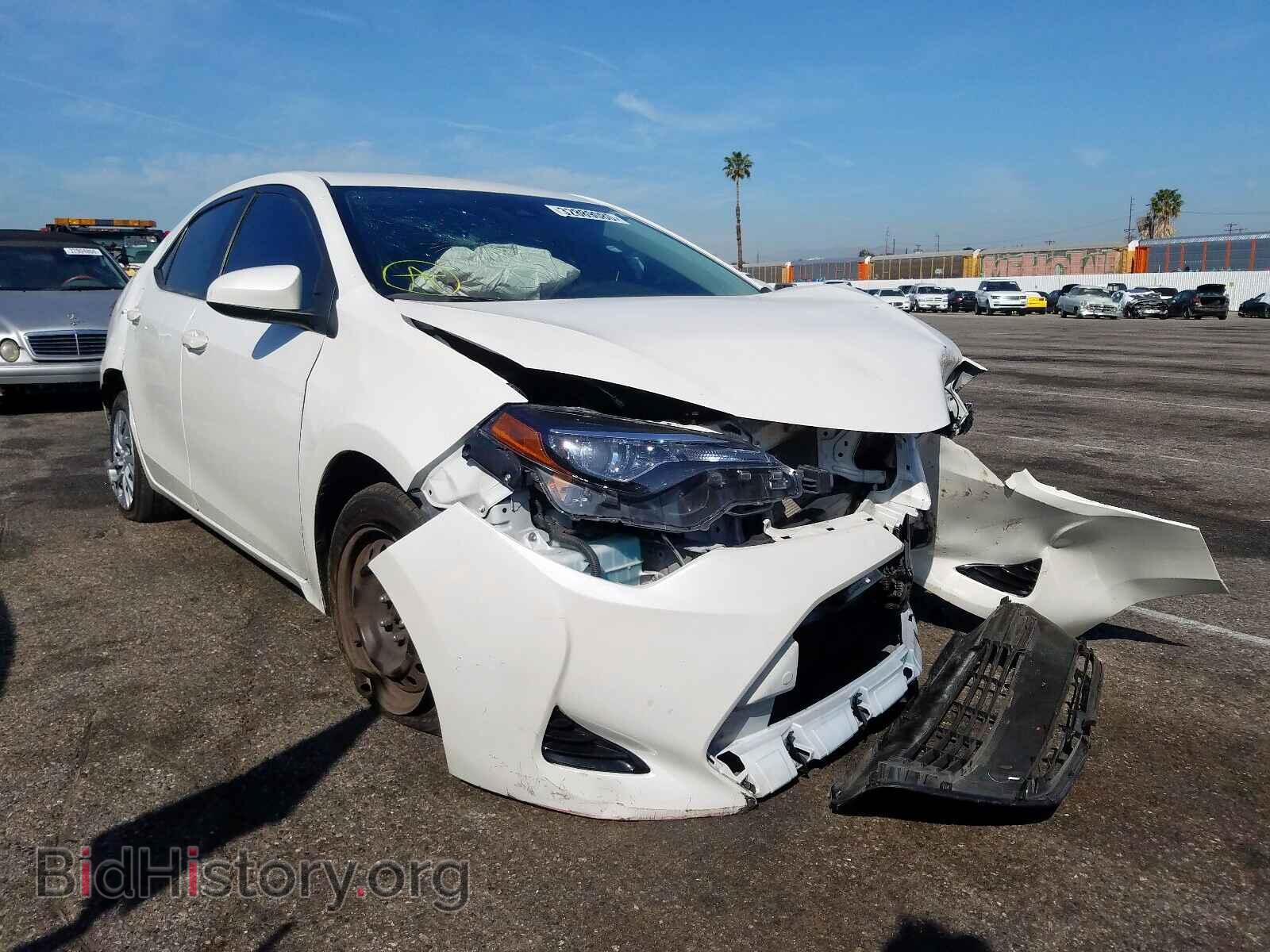 Photo 5YFBURHE6JP798772 - TOYOTA COROLLA 2018