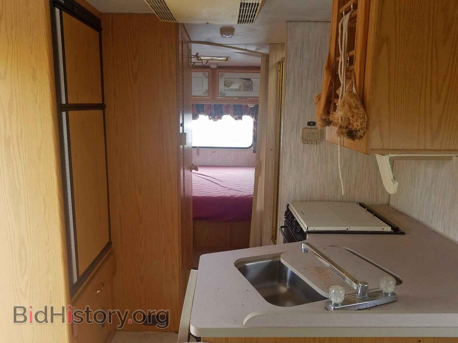 1995 FORD ECONOLINE - VIN: 1FDKE30G9SHB03720 - Photo 6