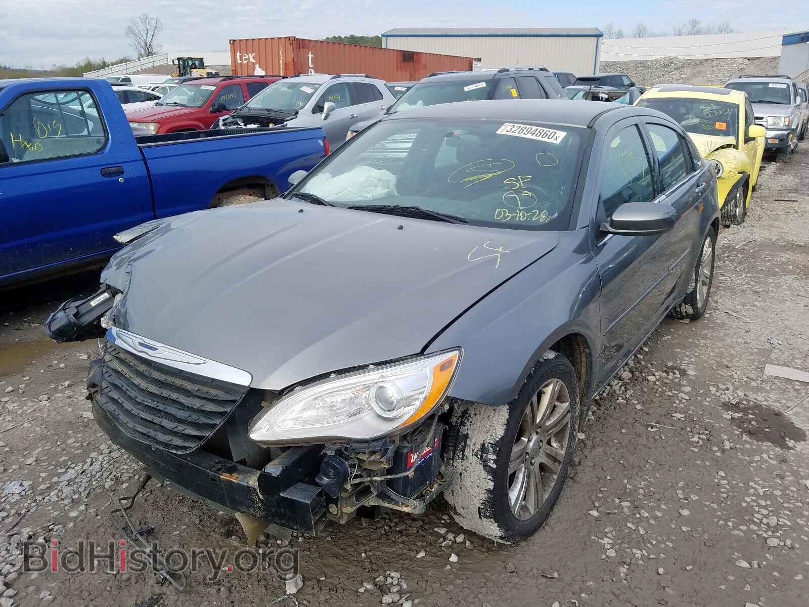 2013 CHRYSLER 200 - VIN: 1C3CCBBB2DN656017 - Фото 2