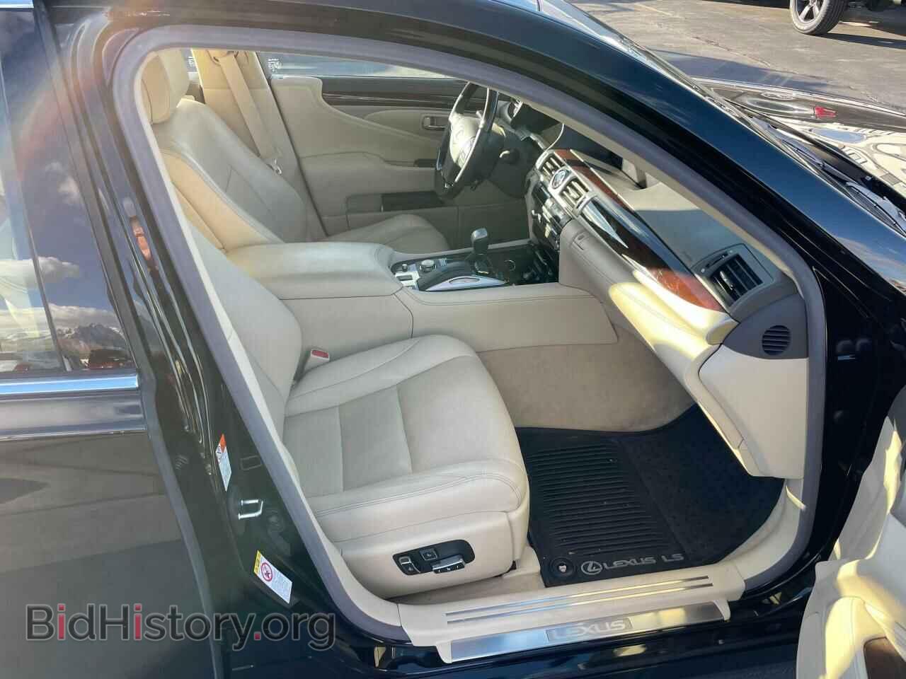 2017 LEXUS LS460 - VIN: JTHCL5EF9H5028049 - Photo 5