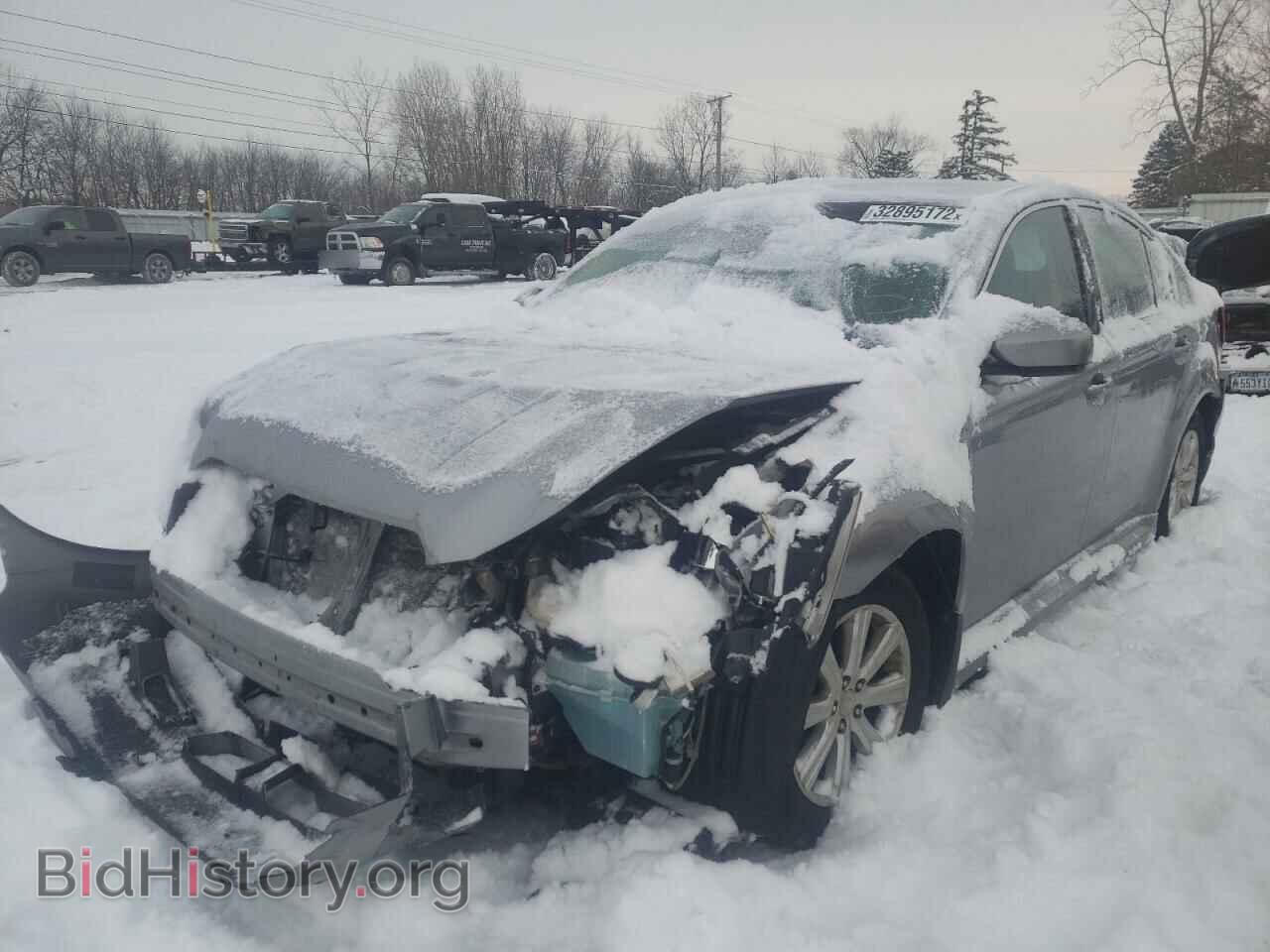 2011 SUBARU LEGACY - VIN: 4S3BMCG61B3231872 - Фото 2