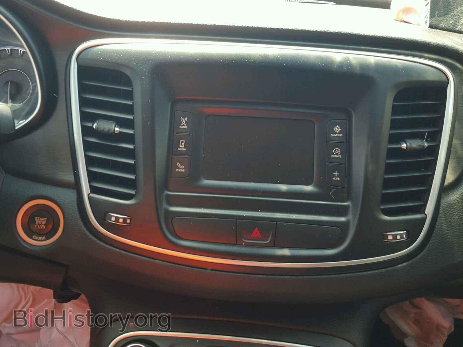 2016 CHRYSLER 200 - VIN: 1C3CCCAB4GN111075 - Фото 9