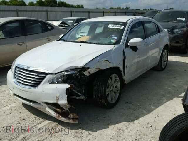 2013 CHRYSLER 200 - VIN: 1C3CCBBB8DN656409 - Фото 2