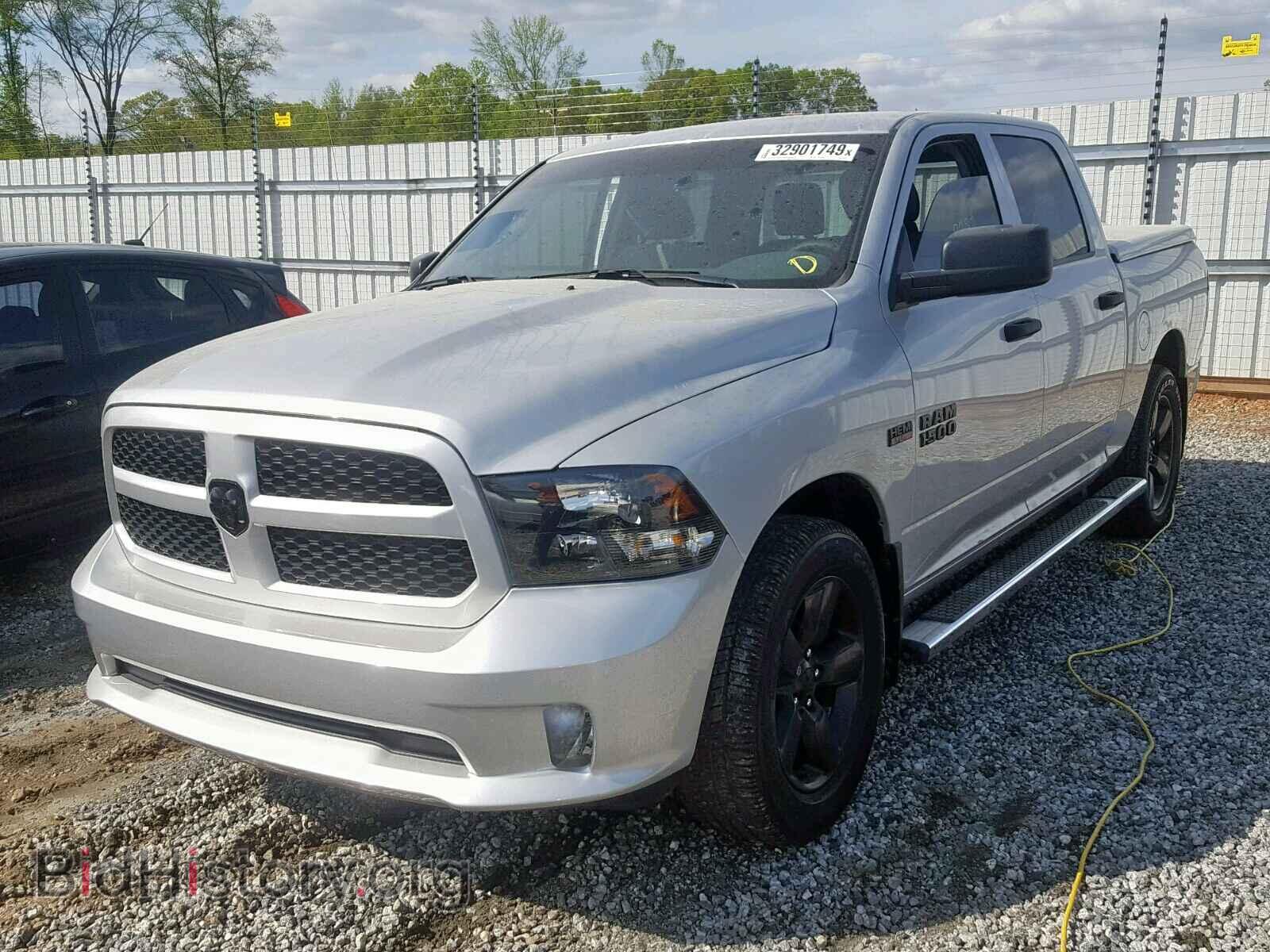 2017 RAM 1500 ST - VIN: 1C6RR6KT3HS723338 - Фото 2