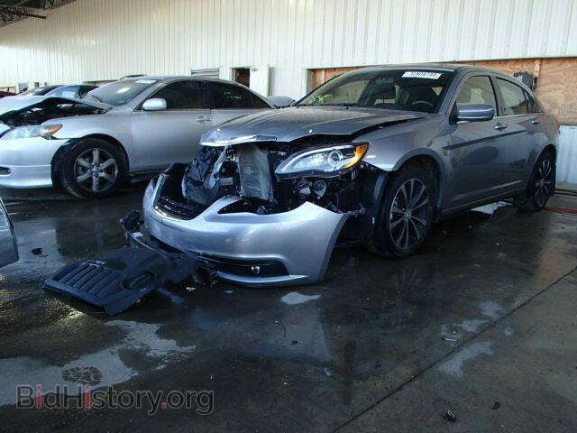 2013 CHRYSLER 200 - VIN: 1C3CCBBG5DN728341 - Фото 2