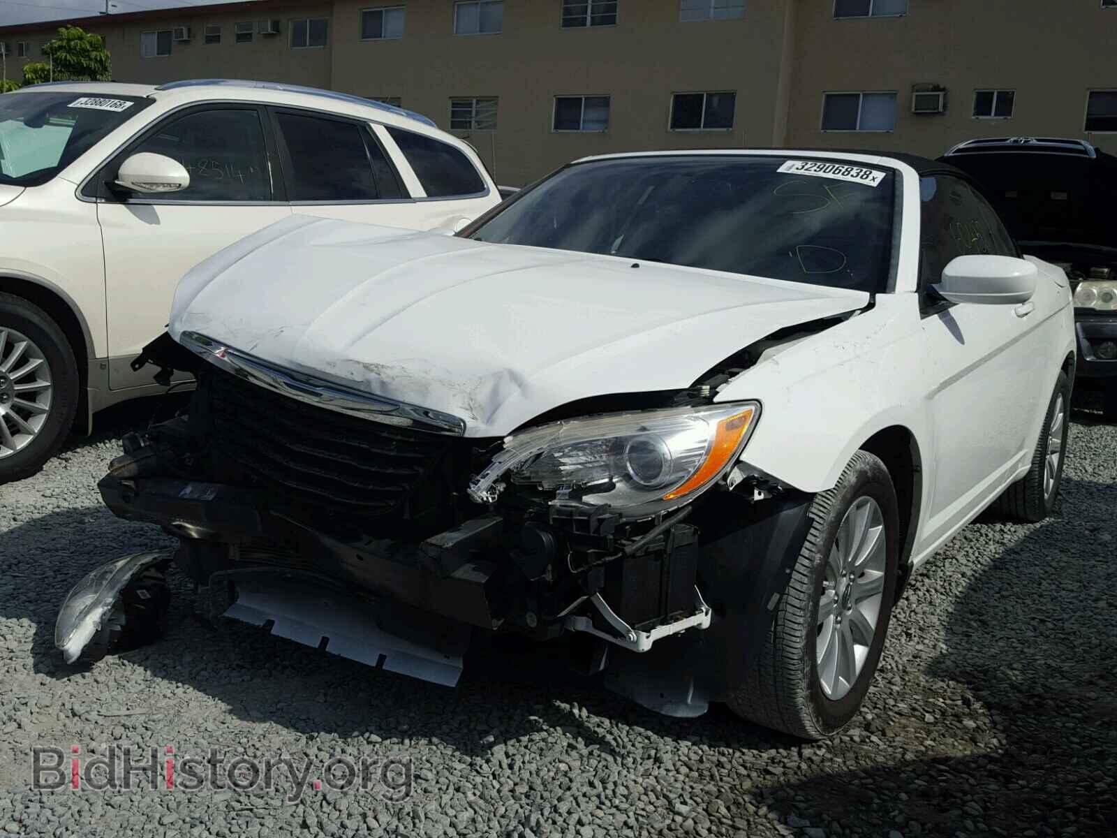 2011 CHRYSLER 200 - VIN: 1C3BC2EB2BN555029 - Фото 2