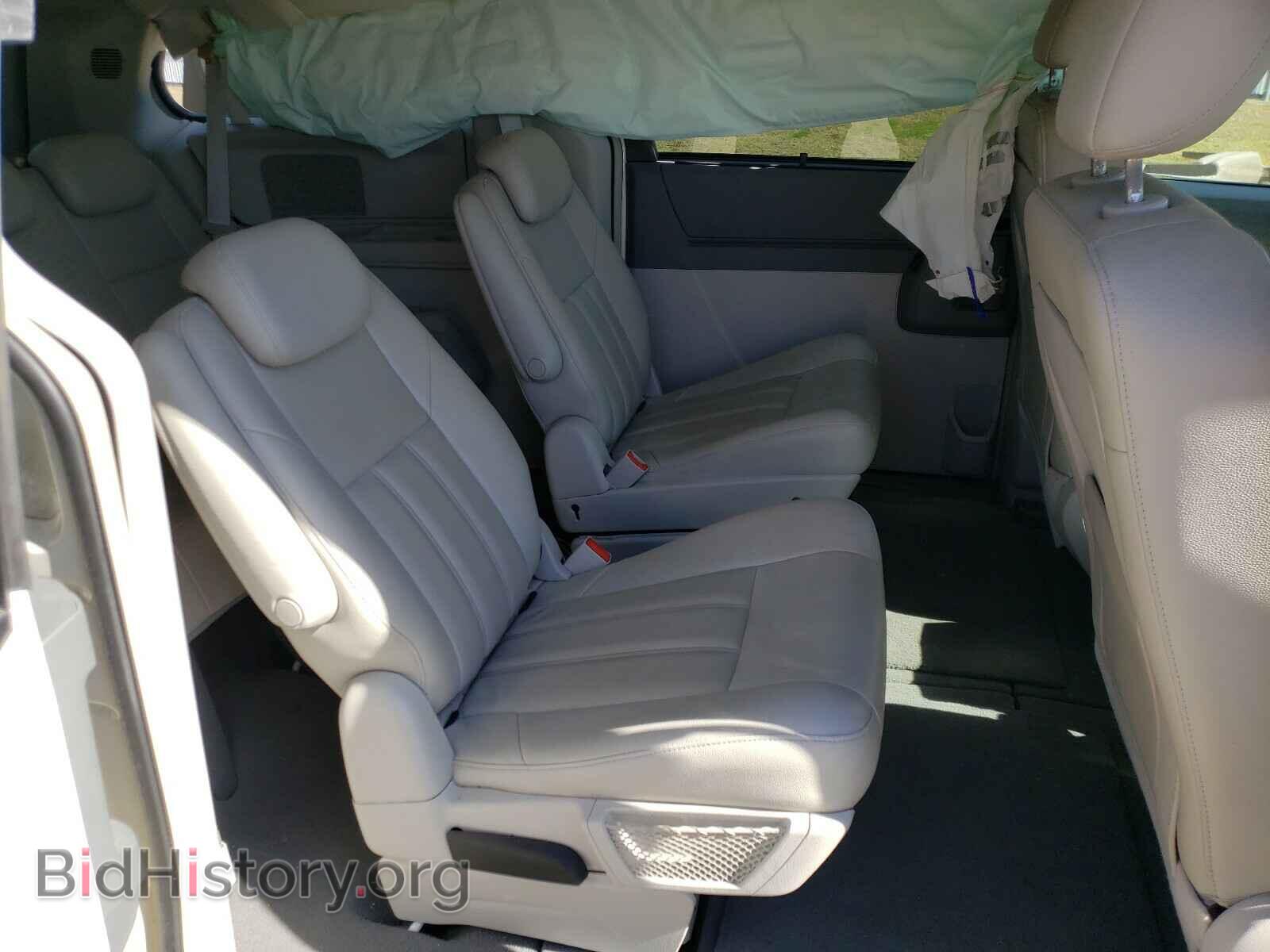 2008 CHRYSLER MINIVAN - VIN: 2A8HR54P78R664402 - Фото 6