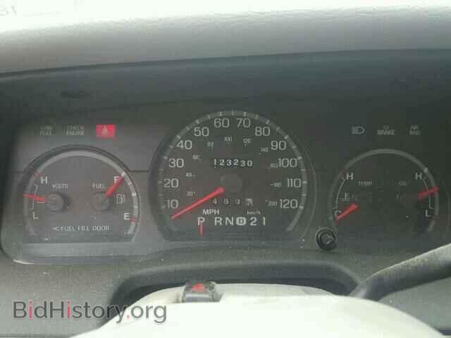2000 FORD CROWN VIC - VIN: 2FAFP74W2YX211393 - Фото 8