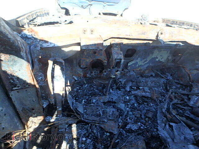 2002 CADILLAC DEVILLE - VIN: 1G6KD54Y32U276939 - Photo 8