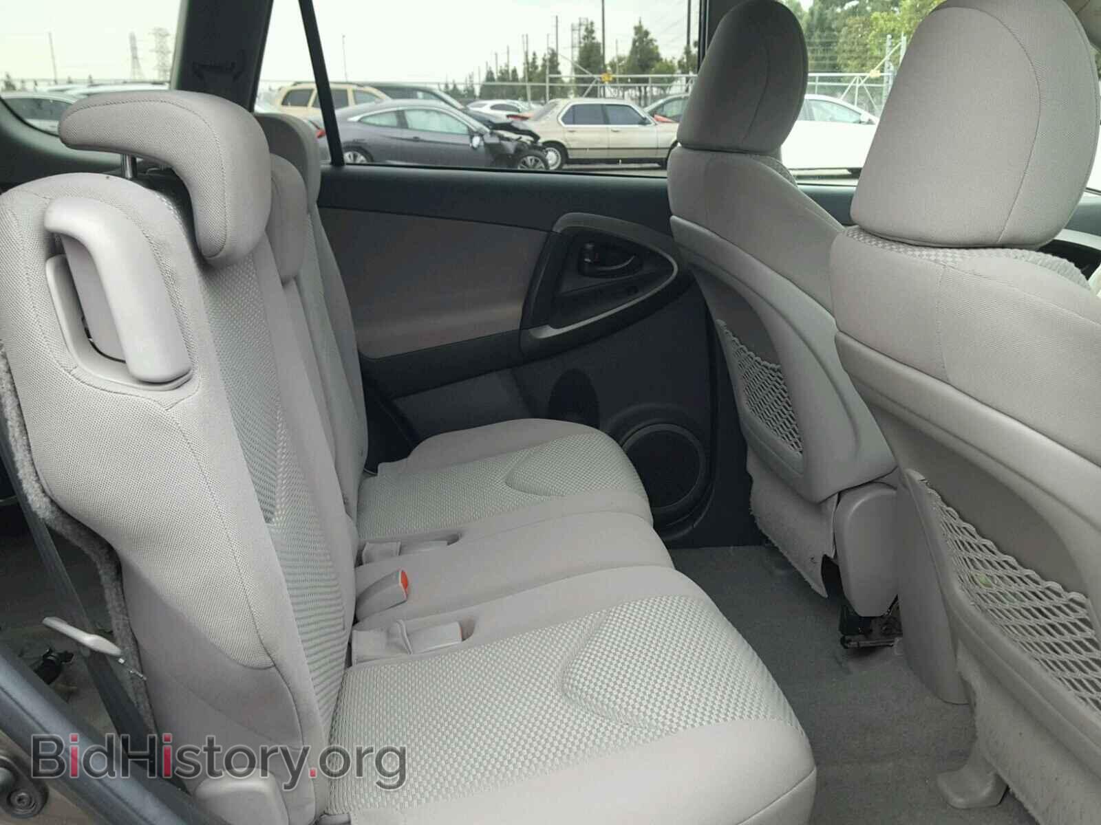 2011 TOYOTA RAV4 - VIN: 2T3ZF4DV3BW075812 - Фото 6