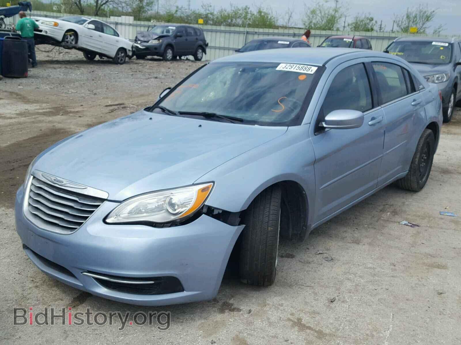 2013 CHRYSLER 200 - VIN: 1C3CCBAB2DN624010 - Фото 2