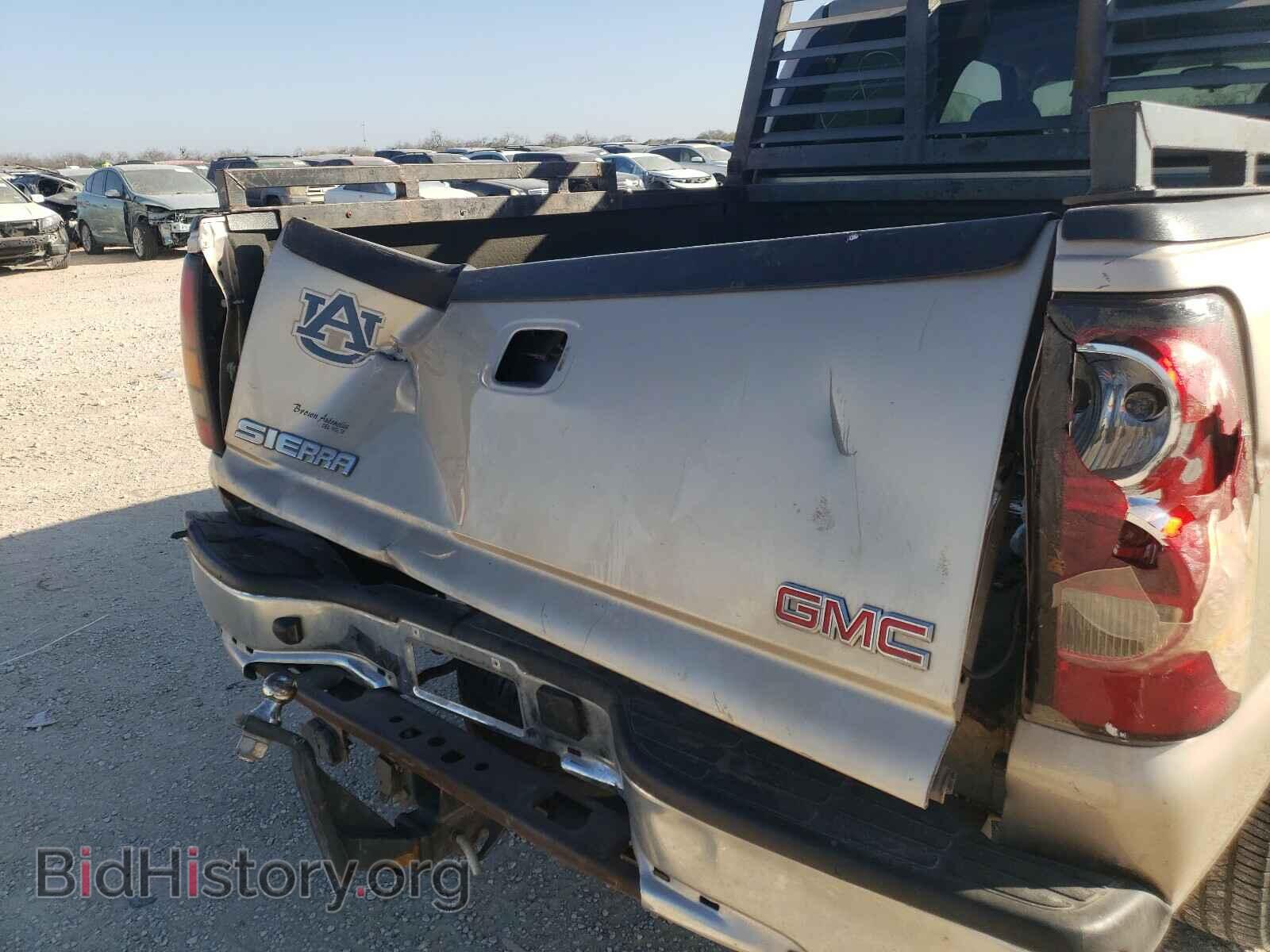 2006 GMC SIERRA - VIN: 2GTEC13VX61332342 - Фото 9