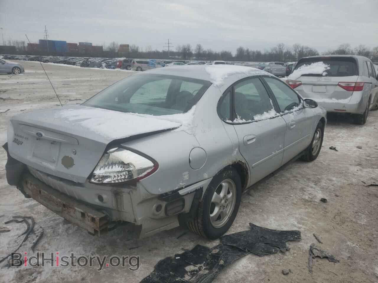 2006 FORD TAURUS - VIN: 1FAFP53U16A150712 - Фото 4