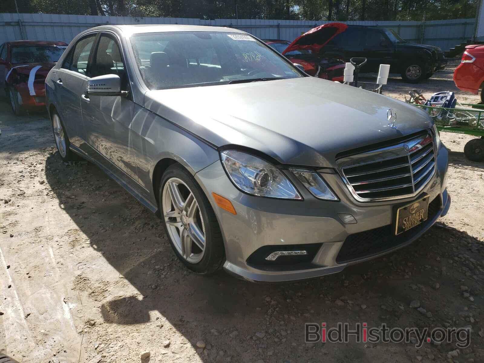 Photo WDDHF5GB4BA320611 - MERCEDES-BENZ E CLASS 2011