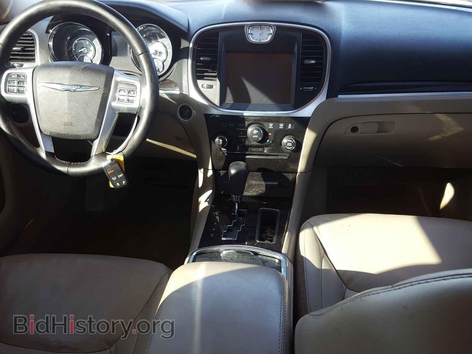 2011 CHRYSLER 300 - VIN: 2C3CA5CG7BH594556 - Фото 9