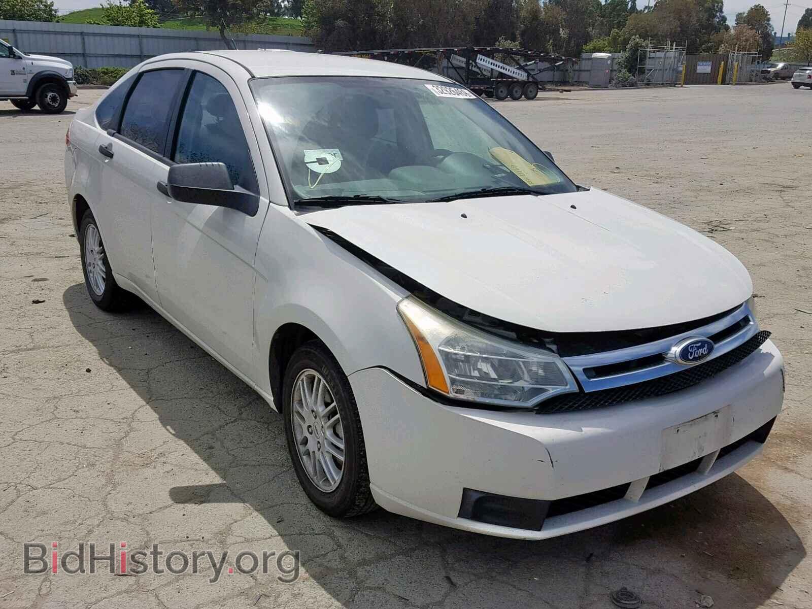 Photo 1FAHP3FN7BW104168 - FORD FOCUS SE 2011