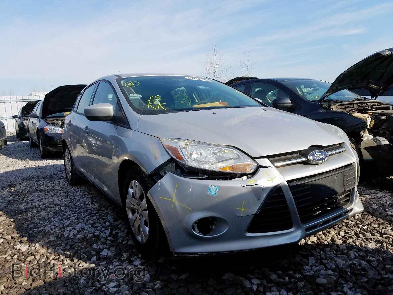 Photo 1FAHP3K28CL305463 - FORD FOCUS 2012