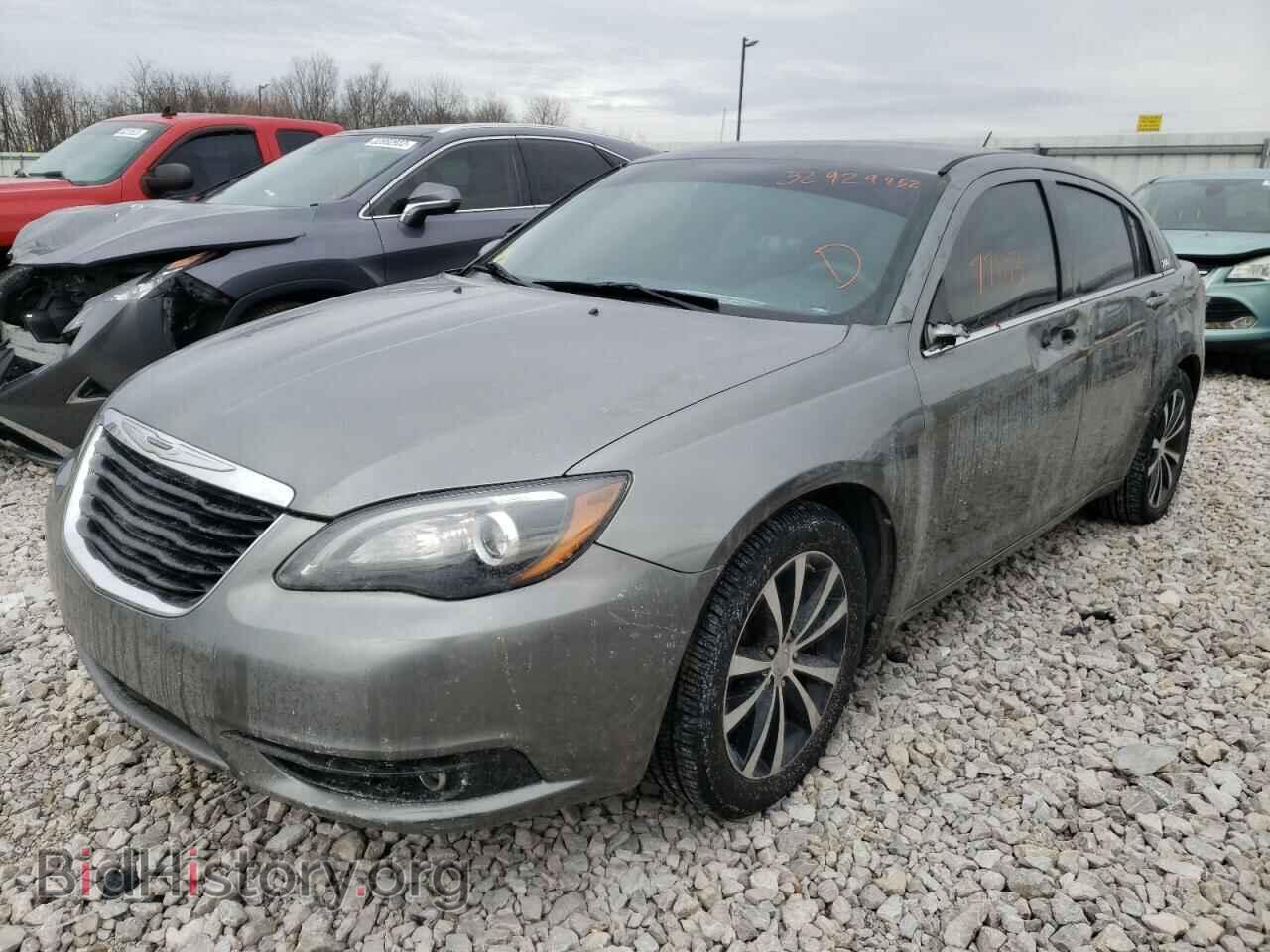 2013 CHRYSLER 200 - VIN: 1C3CCBBG7DN723254 - Фото 2