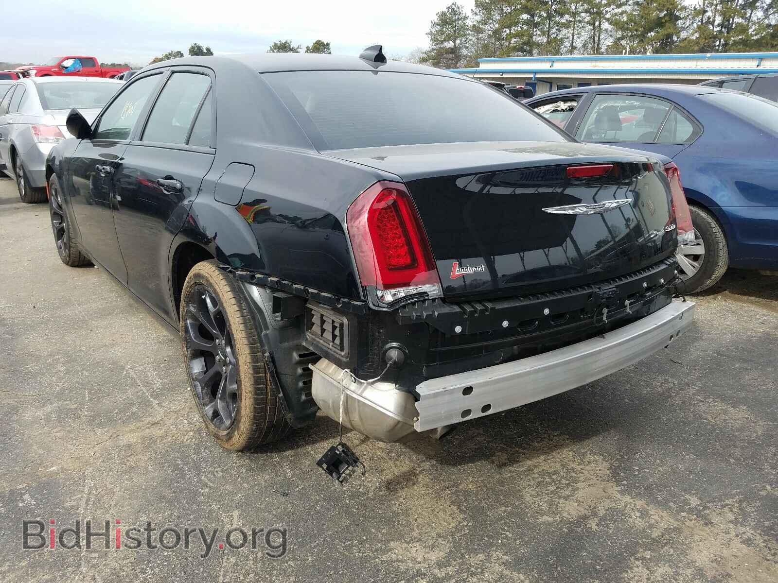 2019 CHRYSLER 300 - VIN: 2C3CCAAG3KH755863 - Фото 3