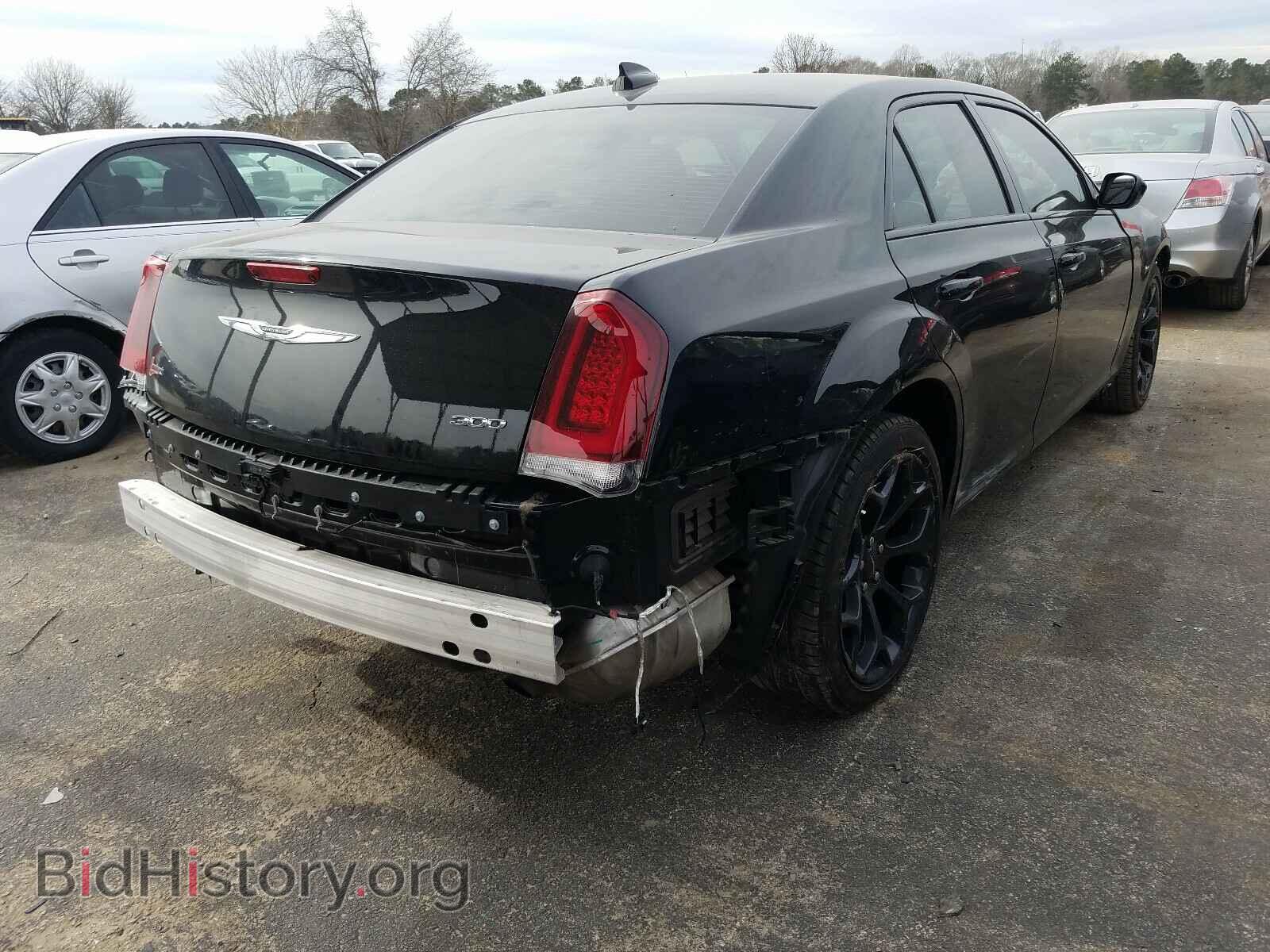 2019 CHRYSLER 300 - VIN: 2C3CCAAG3KH755863 - Фото 4