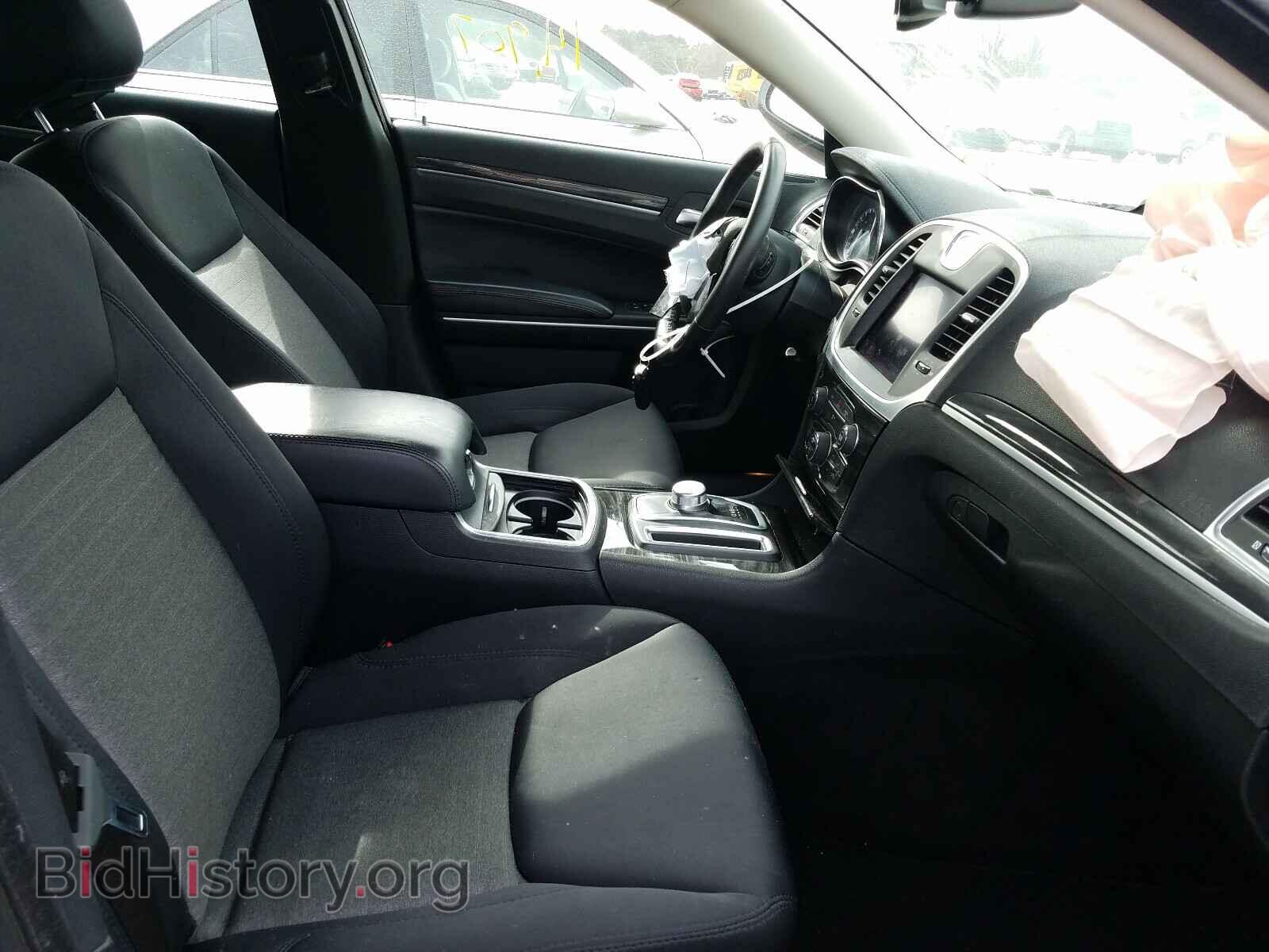 2019 CHRYSLER 300 - VIN: 2C3CCAAG3KH755863 - Фото 5
