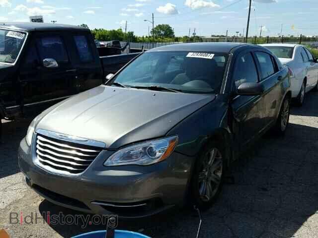 2013 CHRYSLER 200 - VIN: 1C3CCBAB5DN704434 - Фото 2