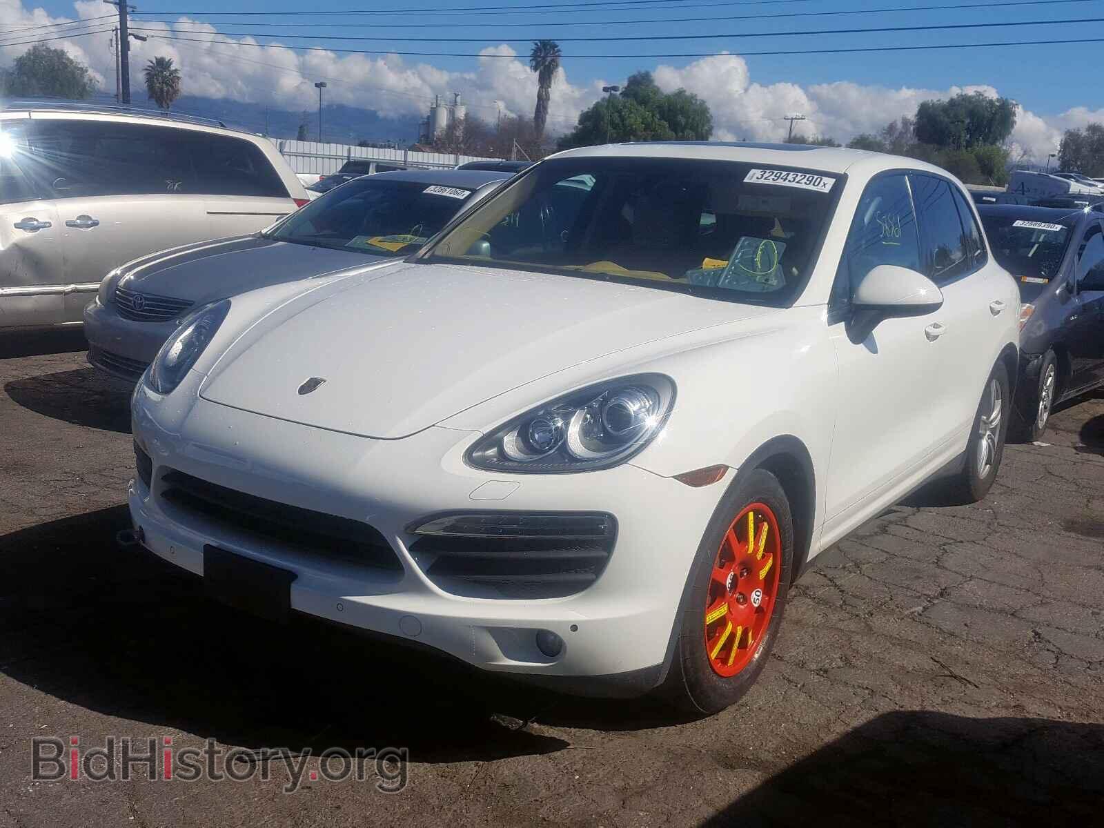 2011 PORSCHE CAYENNE - VIN: WP1AB2A26BLA45258 - Photo 2