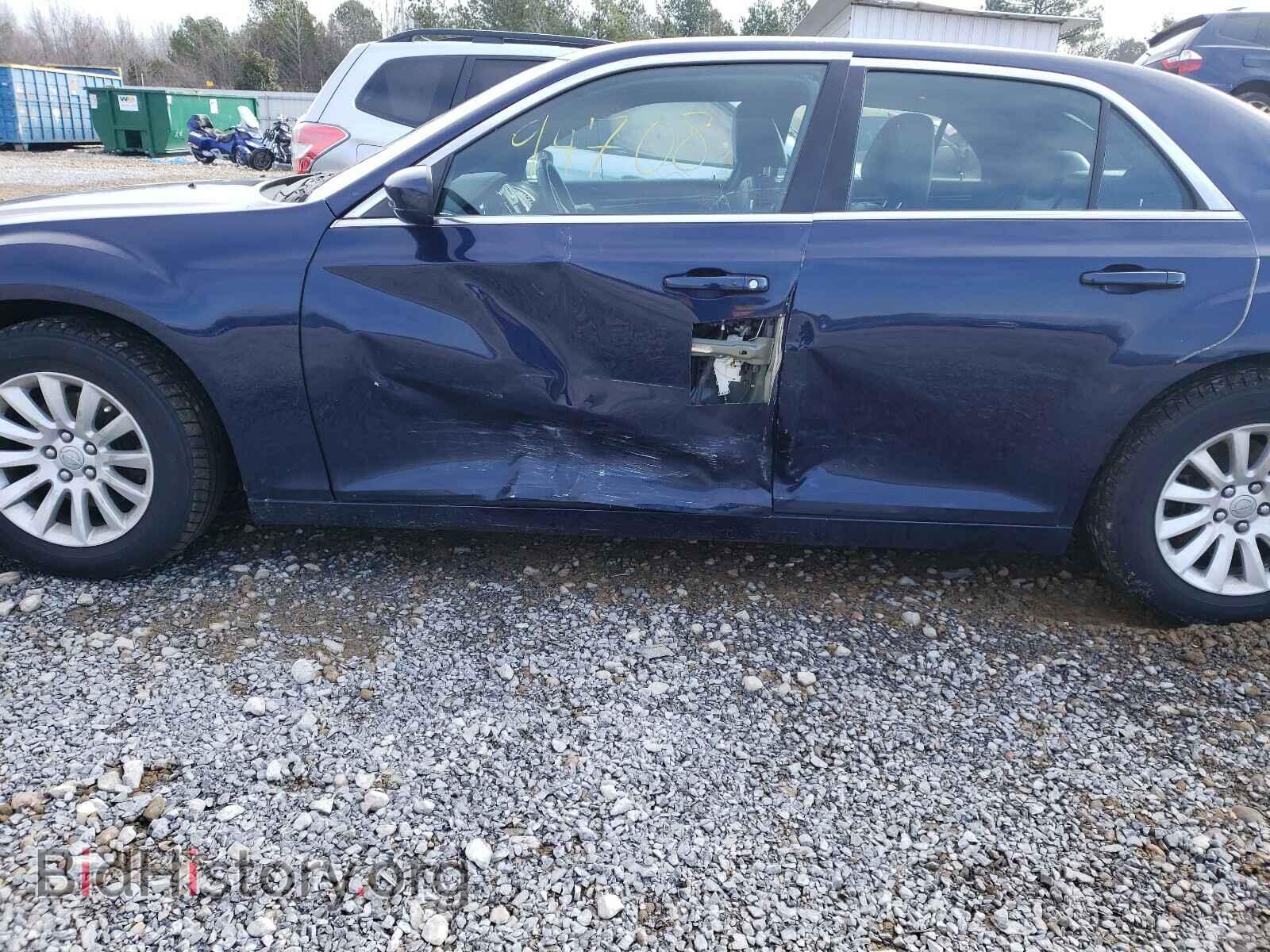 2013 CHRYSLER 300 - VIN: 2C3CCAAG3DH658570 - Фото 9