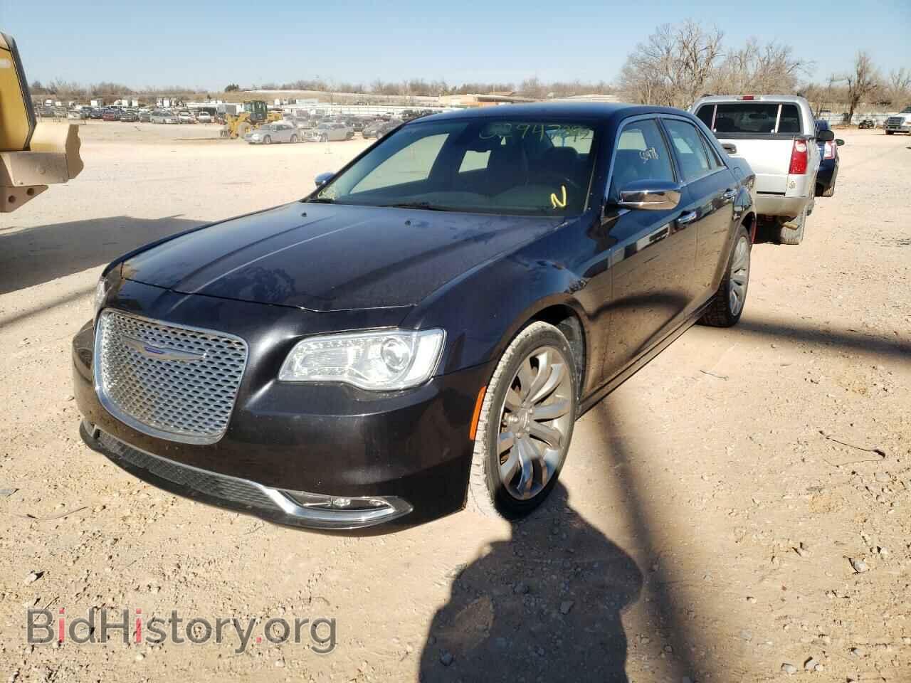 2019 CHRYSLER 300 - VIN: 2C3CCAEG0KH528141 - Фото 2