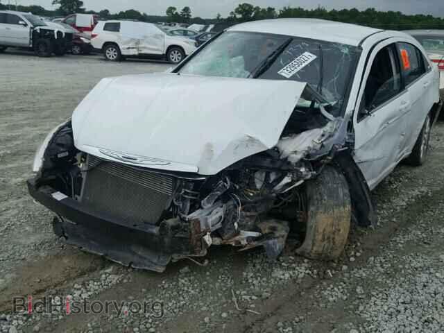 2013 CHRYSLER 200 - VIN: 1C3CCBABXDN579379 - Фото 2