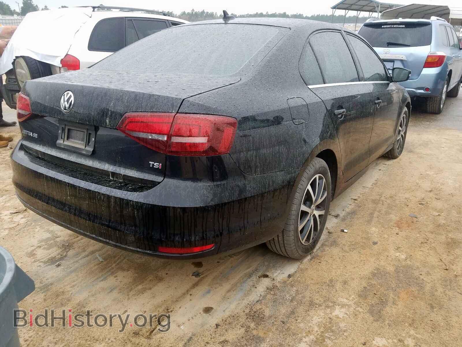 2017 VOLKSWAGEN JETTA - VIN: 3VWDB7AJ1HM323491 - Фото 4