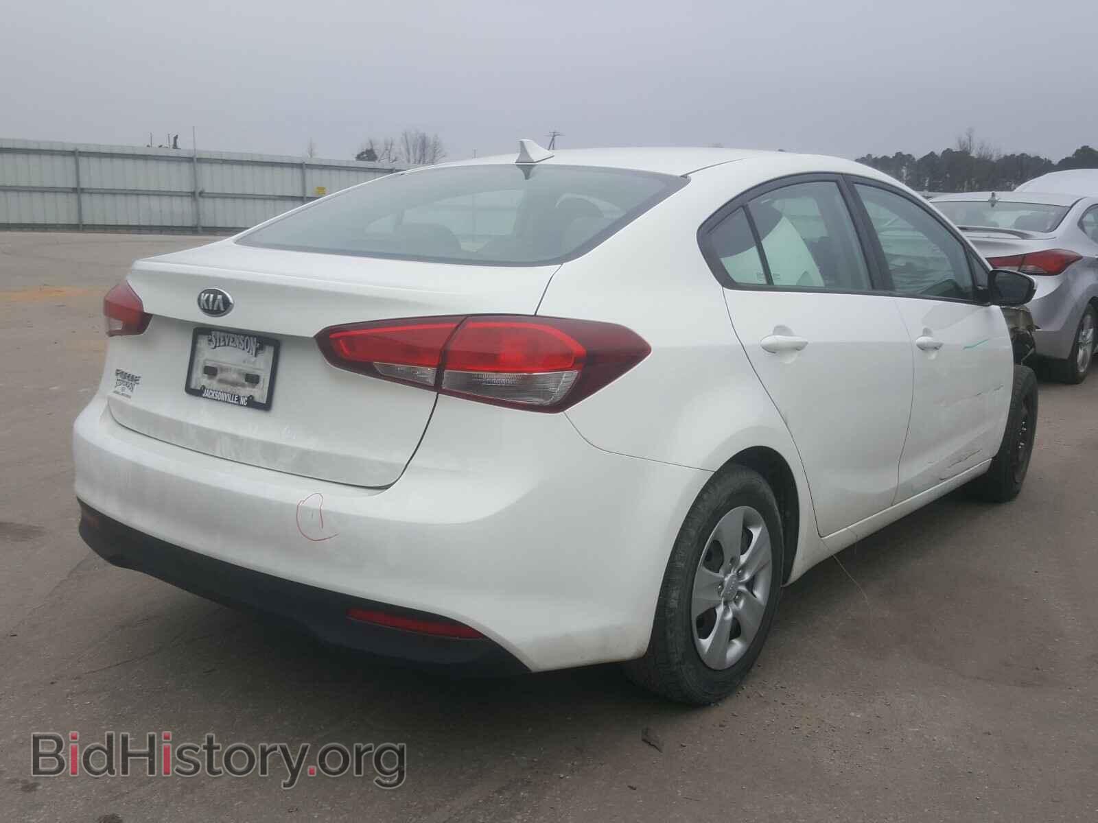 2017 KIA FORTE - VIN: 3KPFK4A78HE081047 - Photo 4