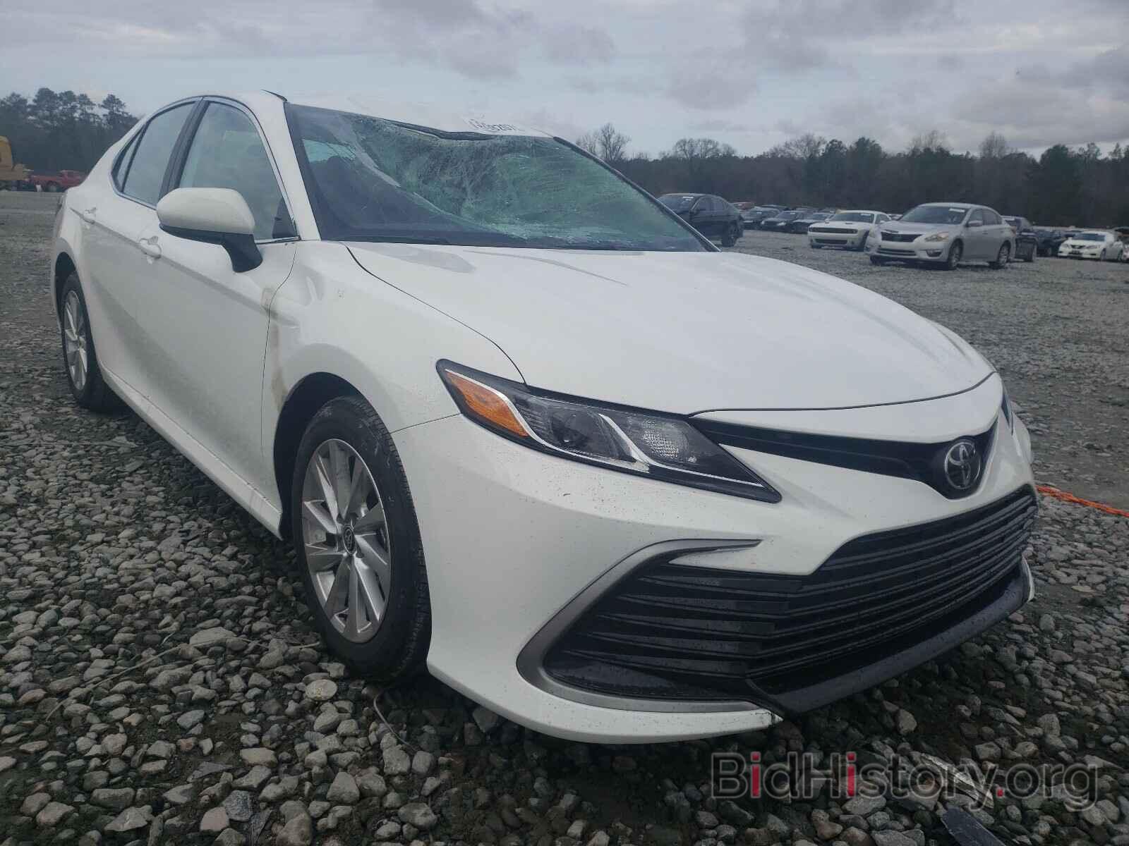 Photo 4T1C11AK4MU526576 - TOYOTA CAMRY 2021