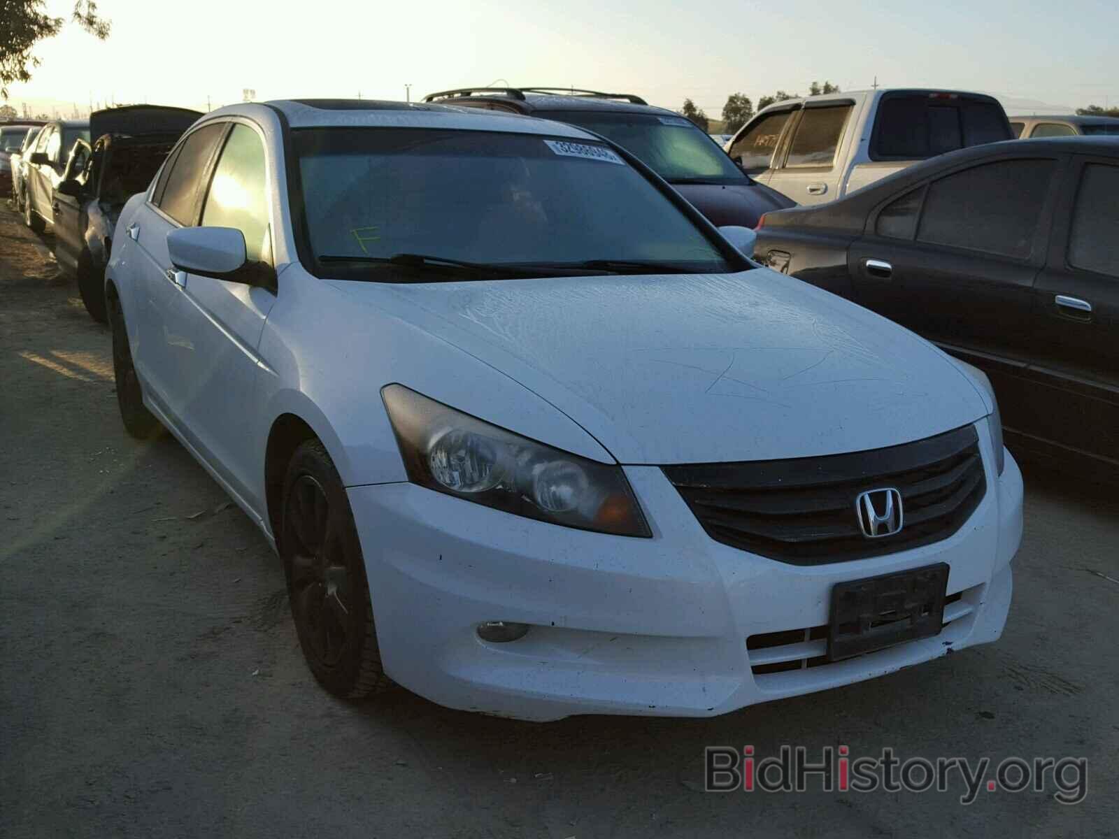 Photo 1HGCP3F81CA005859 - HONDA ACCORD 2012